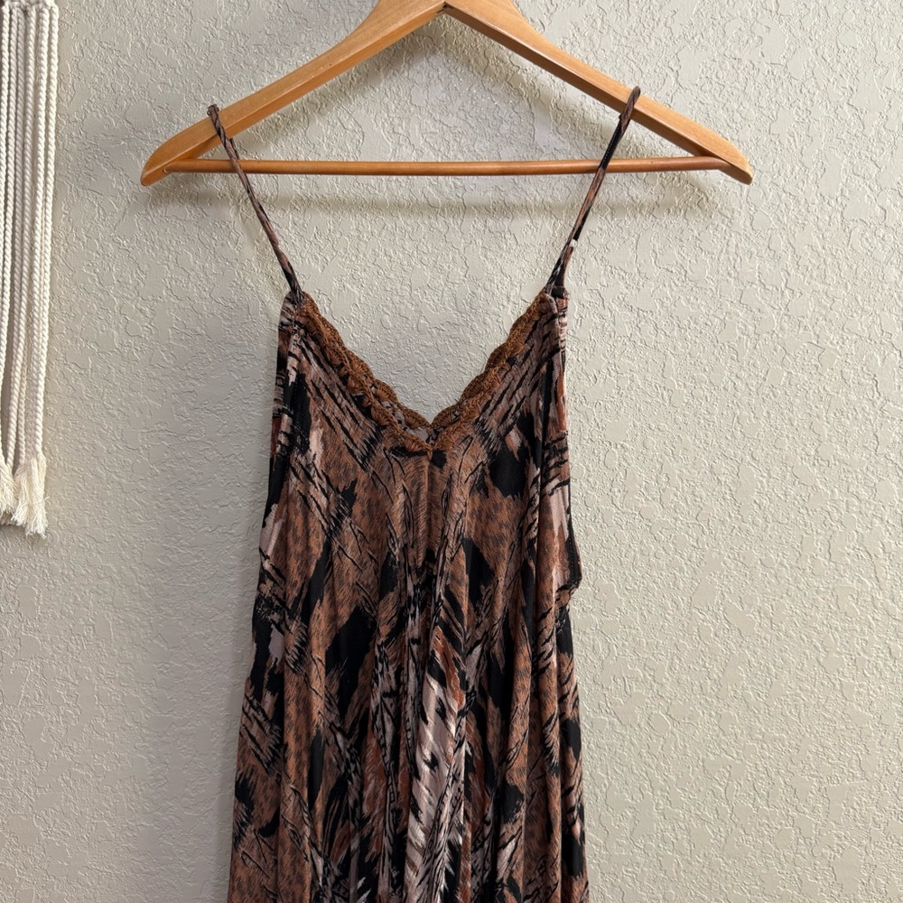 Vici Shaine Brown Pattern Sleeveless Asymmetrical Jumpsuit Size M - Picture 3 of 11